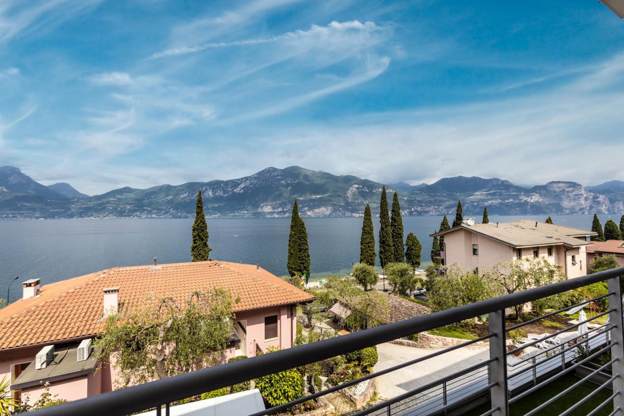 Residence Solei Classic & Plus Brenzone sul Garda Eksteriør billede