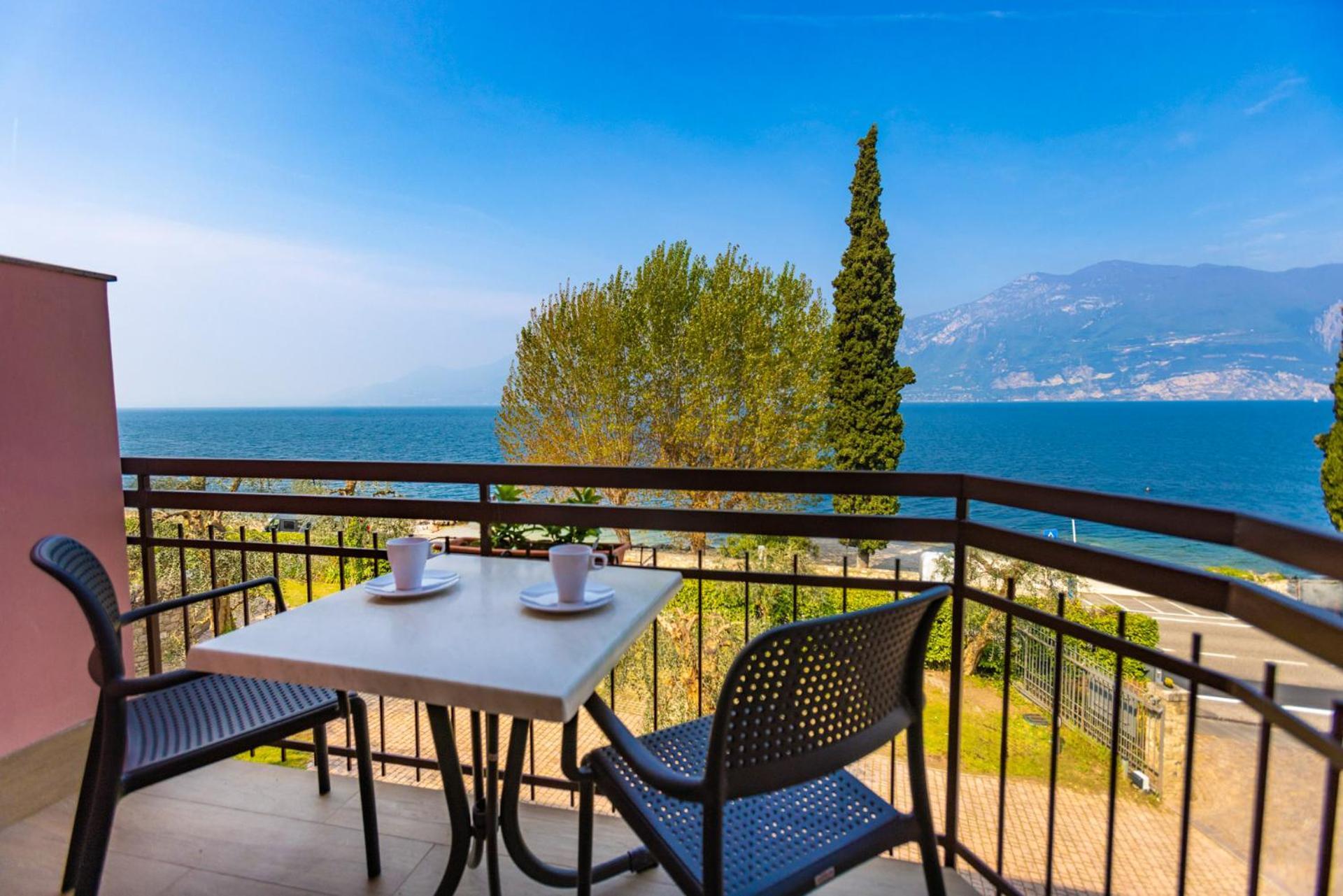 Residence Solei Classic & Plus Brenzone sul Garda Eksteriør billede