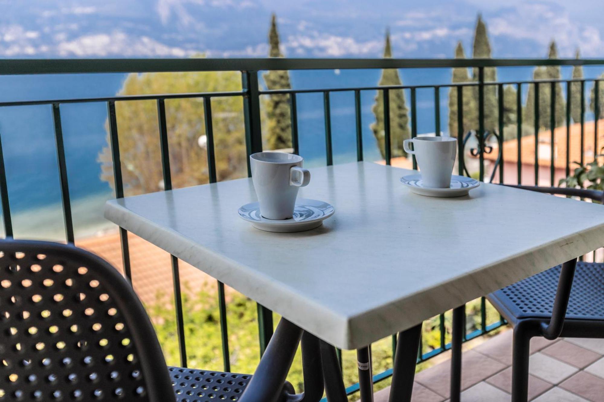 Residence Solei Classic & Plus Brenzone sul Garda Eksteriør billede