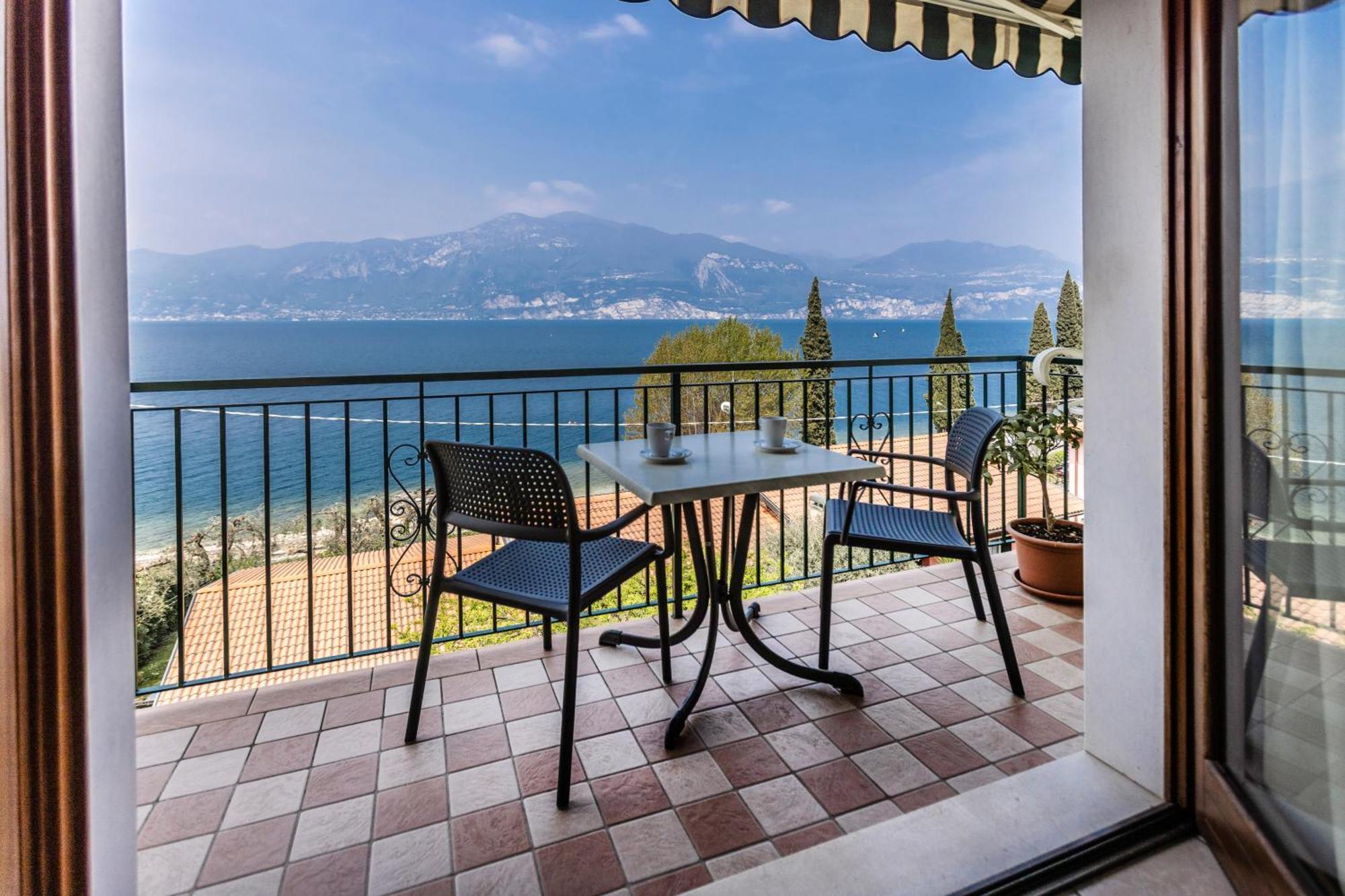 Residence Solei Classic & Plus Brenzone sul Garda Eksteriør billede
